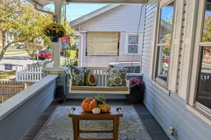 35 Carlton St, Springfield, MA 01108 - Photo 2