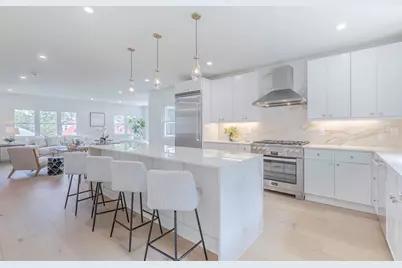 84 Winthrop Rd, Brookline, MA 02445 - Photo 12