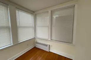 22 Walnut Pl, Newton, MA 02460 - Photo 4