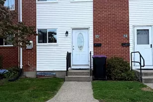 53 Farnum Dr, Holyoke, MA 01040 - Photo 2