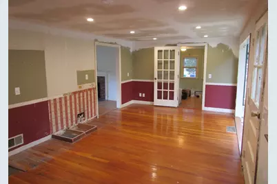 16 Munroe Ave, Reading, MA 01867 - Photo 8