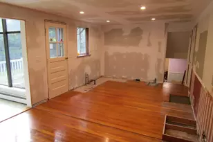 16 Munroe Ave, Reading, MA 01867 - Photo 4