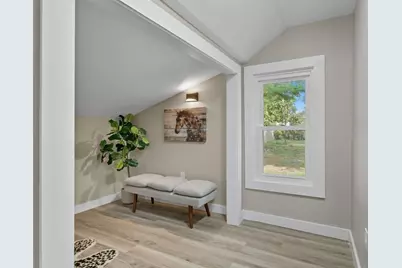 56 Marshall St, Springfield, MA 01109 - Photo 16