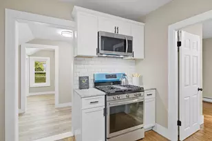 56 Marshall St, Springfield, MA 01109 - Photo 8