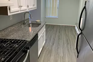 14 Shrewsbury Green Dr, Shrewsbury, MA 01545 - Photo 2