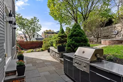 64 Walker St, Boston, MA 02129 - Photo 22