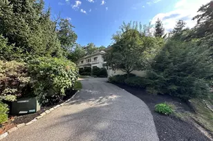 458 Heath St, Brookline, MA 02467 - Photo 4