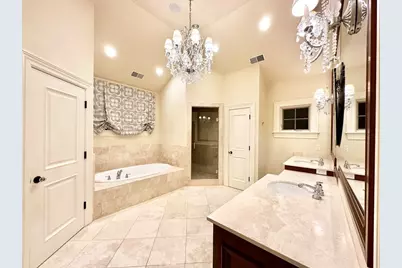 458 Heath St, Brookline, MA 02467 - Photo 18