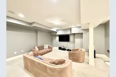 458 Heath St, Brookline, MA 02467 - Photo 34