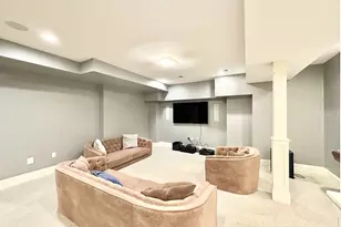 458 Heath St, Brookline, MA 02467 - Photo 34