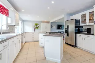 9 Hitching Post Rd, Mattapoisett, MA 02739 - Photo 12