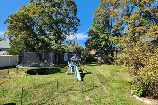 17 Davis St, Taunton, MA 02780 - Photo 8