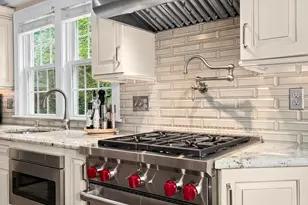 166 Phipps St, Quincy, MA 02169 - Photo 4