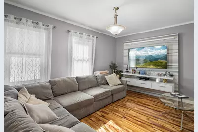 85 B St, Lowell, MA 01851 - Photo 2