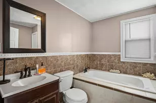 85 B St, Lowell, MA 01851 - Photo 16