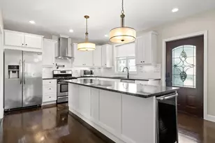 108-110 Burrill St, Swampscott, MA 01907 - Photo 2