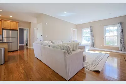 53 Russell St, Marlborough, MA 01752 - Photo 6