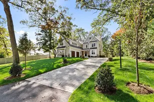 18 Robinson Rd, Lexington, MA 02420 - Photo 2