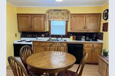 305 Harrington Way #1, Worcester, MA 01604 - Photo 2