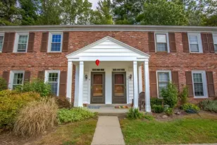 52 Smithfield Ct, Springfield, MA 01108 - Photo 2