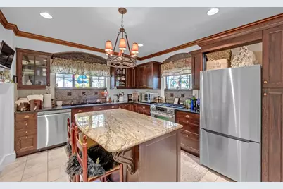 283 Longhill St, Springfield, MA 01108 - Photo 2