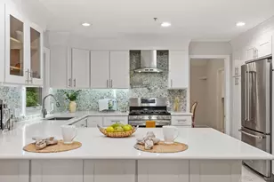 45 Winterberry Way, Bedford, MA 01730 - Photo 2