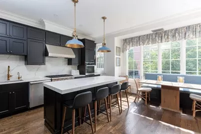 62 Chestnut St, Boston, MA 02108 - Photo 1