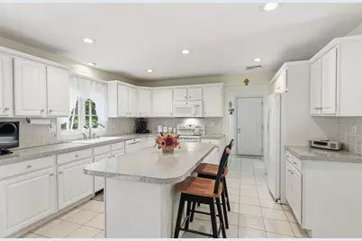 16 Cedar St, Mashpee, MA 02649 - Photo 4