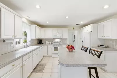 16 Cedar St, Mashpee, MA 02649 - Photo 12