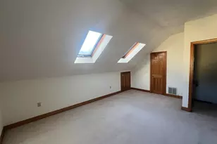 1050 Chestnut St, Newton, MA 02464 - Photo 10