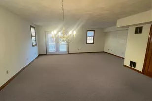 1050 Chestnut St, Newton, MA 02464 - Photo 2