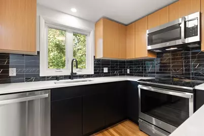 19 Selwyn, Newton, MA 02461 - Photo 4