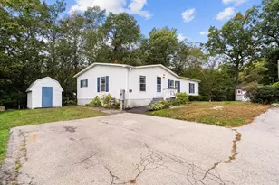 94 Leisurewoods Dr, Rockland, MA 02370 - Photo 2