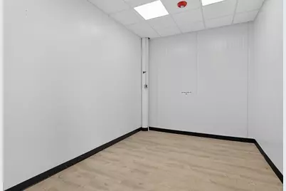 122 Pleasant St, Easthampton, MA 01027 - Photo 12