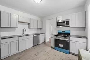 268-270 Sargeant St, Holyoke, MA 01040 - Photo 4