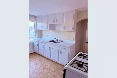 2 Chase St #2, Beverly, MA 01915 - Photo 2