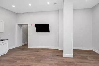 241 W Sixth #102, Lowell, MA 01850 - Photo 6