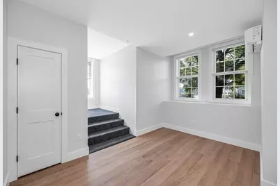 241 W Sixth #102, Lowell, MA 01850 - Photo 10