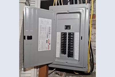 19 Lawton Street, Lowell, MA 01851 - Photo 8