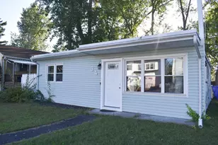 34 Wallace St, Springfield, MA 01119 - Photo 4