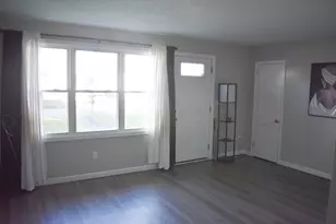 34 Wallace St, Springfield, MA 01119 - Photo 12