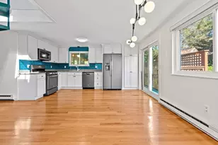 16 Off Conwell St, Provincetown, MA 02657 - Photo 4