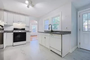 37 Maplewood Ave, Methuen, MA 01844 - Photo 20