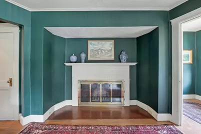 31 Wellesley Rd, Holyoke, MA 01040 - Photo 4