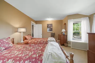 31 Wellesley Rd, Holyoke, MA 01040 - Photo 18