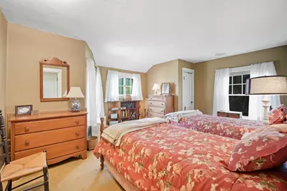 31 Wellesley Rd, Holyoke, MA 01040 - Photo 16