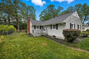 75 Carnavon Cir, Springfield, MA 01109 - Photo 1