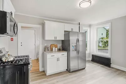 49 Linden St, Holyoke, MA 01040 - Photo 6