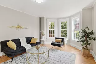 49 Linden St, Holyoke, MA 01040 - Photo 2