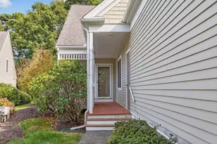 4 Hollyhock Knoll, Bourne, MA 02532 - Photo 2